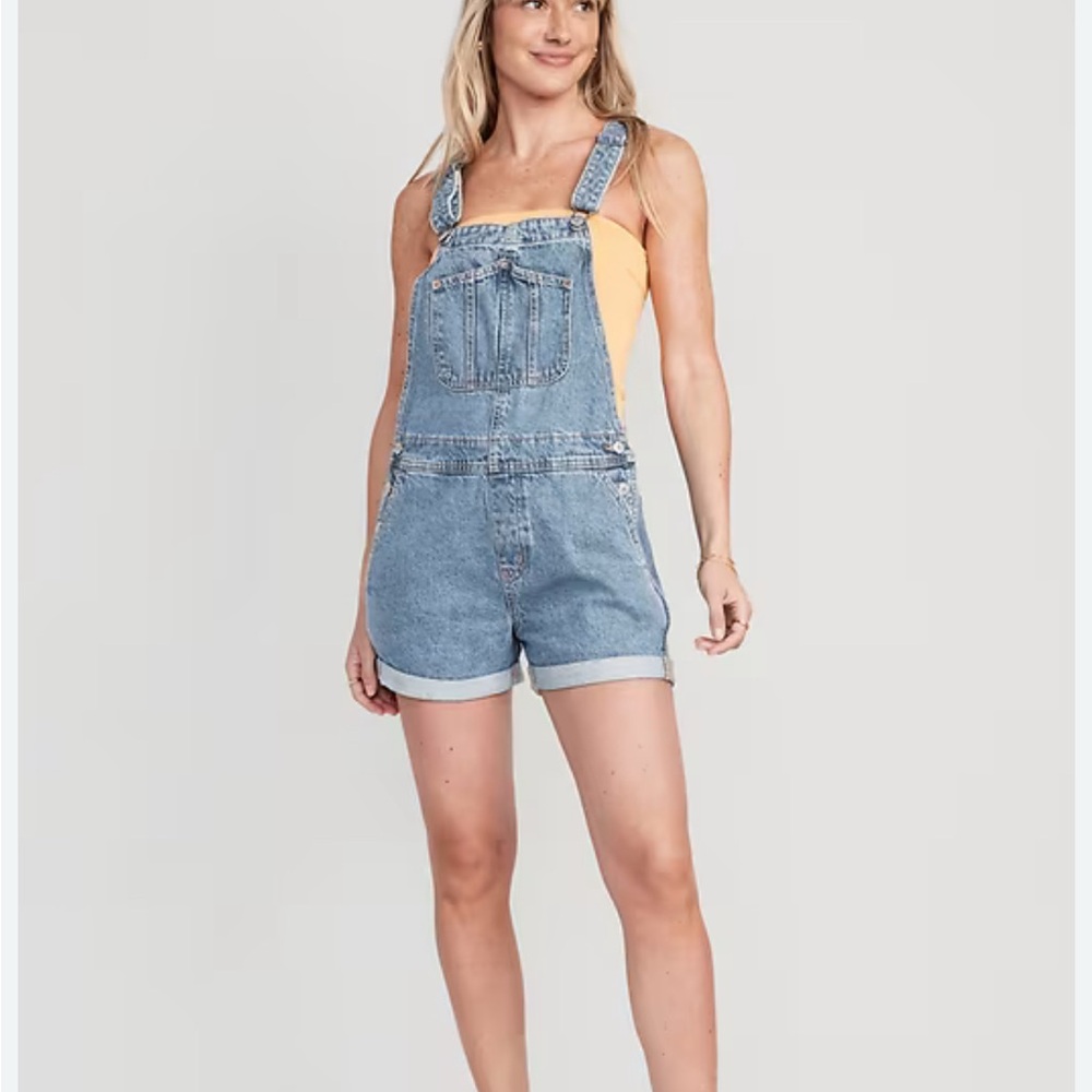 NWT Old Navy women’s Slouchy Non-stretch Jean short overalls 3.5 inch inseam